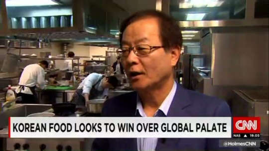 CNN 인터내셔날 방송에 출연, CJ그룹 한식 브랜드의 글로벌 진출 전략에 대해 설명하는 김철하 CJ제일제당 대표.